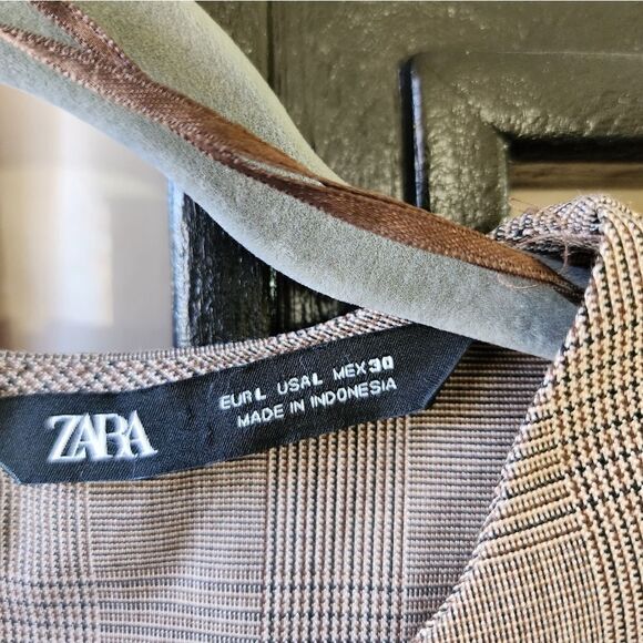 Zara   - Picture 7 of 12